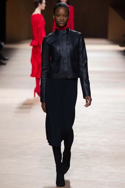 Look 12
